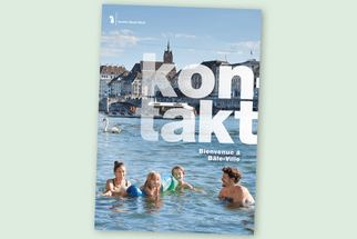 Titelblatt einer Broschüre mit Schwimmenden im Rhein vor Basel-Skyline.