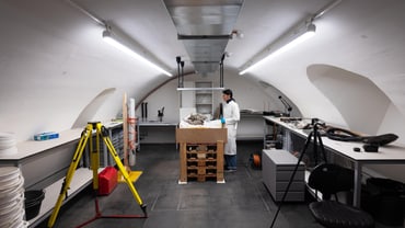 Freilegung der Deponierung Basel-Gasfabrik im Untergeschoss der Archäologischen Bodenforschung Basel-Stadt
