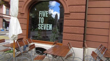 Aussenansicht Restaurant/Bar 'FIVE TO SEVEN'