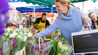 Blumenverkauf auf dem Basler Stadtmarkt