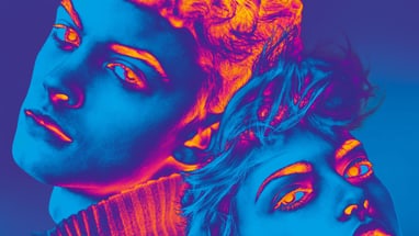Zwei Gesichter in blau-orangenem Farbinvert-Filter.