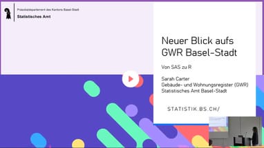 Präsentationsfolie mit grafischen Elementen und Vortragstitel.