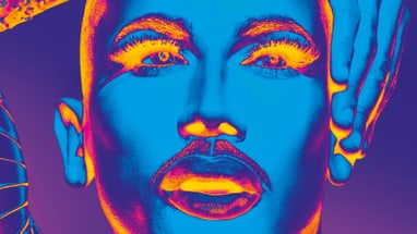 Nahaufnahme eines Gesichts in bunten Neonfarben.