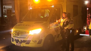 Ambu mit Polizei