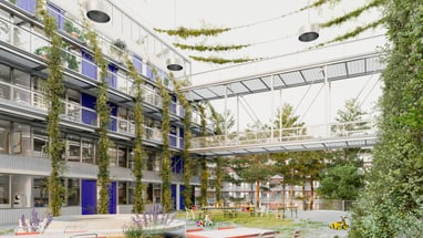 Innenhof mit Pflanzen und Tischen, umgeben von modernen Gebäuden.