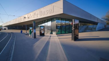 Aussenansicht der St. Jakobshalle