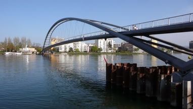 Dreiländerbrücke über den Rhein zwischen St. Louis und Weil.