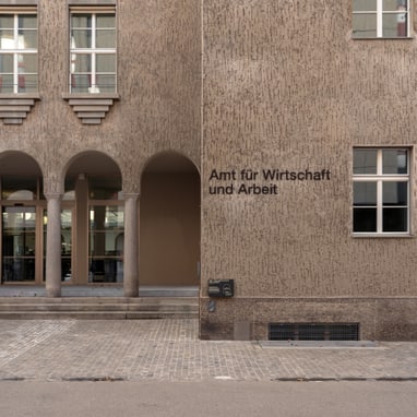 Fassade des Amtes für Wirtschaft und Arbeit