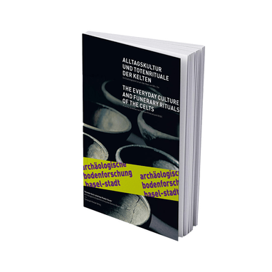 Buchcover mit keltischen Motiven und Texten über Alltagskultur und Rituale.