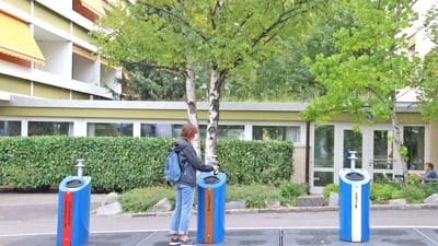 Recyclingstation für Glas und Weissblech