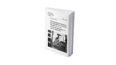Buch mit schwarz-weissem Cover und Foto einer Strasse.