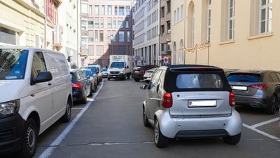 Der Birsig-Parkplatz mit Blick in Richtung Barfüsserplatz/alte Drehscheibe.