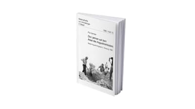 Buch mit historischem Foto auf dem Cover, archäologische Monographie.