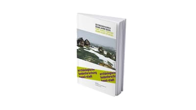 Buch mit archäologischem Landschaftsbild auf dem Cover.