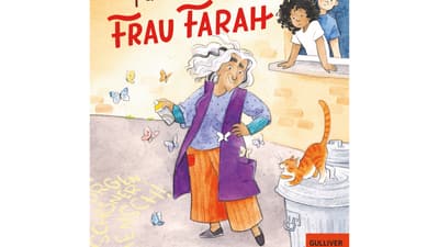 Ältere Frau mit Schmetterlingen und Katze auf Buchcover, Kinder im Hintergrund.
