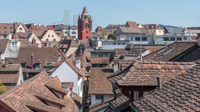 Blick über die Dächer der Altstadt von Basel.