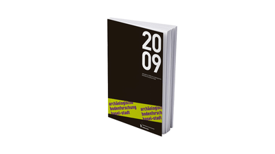 Buch mit schwarzem Cover und der Zahl 2009.