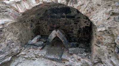 Steinkammer in einer Ausgrabungsstätte.