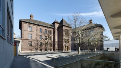 Schulhaus Pestalozzi, Dachausbau