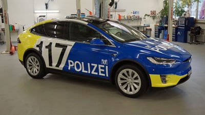 181206_MM_Polmedinform_AP-Fahrzeuge_TeslaX100D