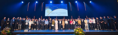 Die geehrten Sportlerinnen und Sportler auf der Bühne der 'Basler Sport Champions 2024' 