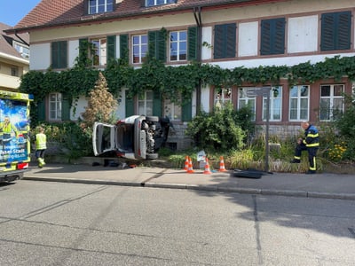 230718_MM_Verkehrsunfall Riehen Schmiedgasse_2