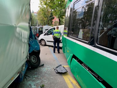 200916_MM_Unfall_Tram_Lieferwagen_Bild