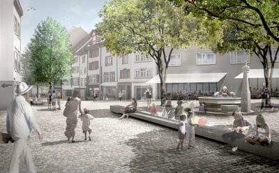 Menschen auf einem belebten Stadtplatz mit Bäumen und Gebäuden.